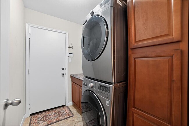 Building Photo - 2232 Jake Pickle Pass