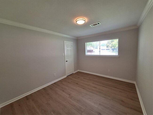 Building Photo - 9759 Ebb St