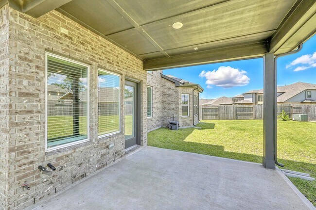 Building Photo - 1610 Rosedale Dr