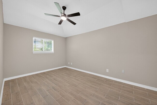 Building Photo - 4911 Maurita Dr