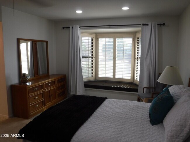 Building Photo - 12930 W Seville Dr