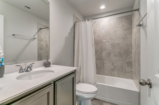 Building Photo - 5528 Kilmer Dr