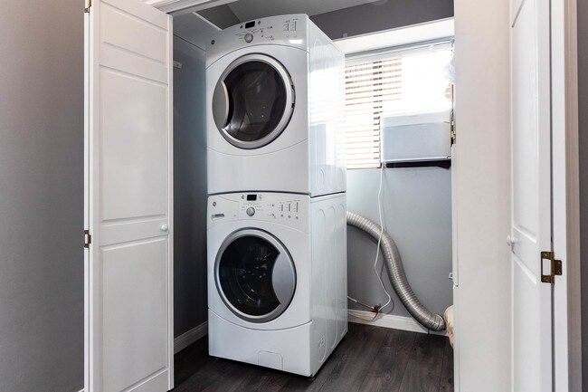 Building Photo - 12119 Rochester Ave