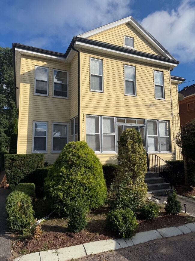 Building Photo - 19 Brockton St