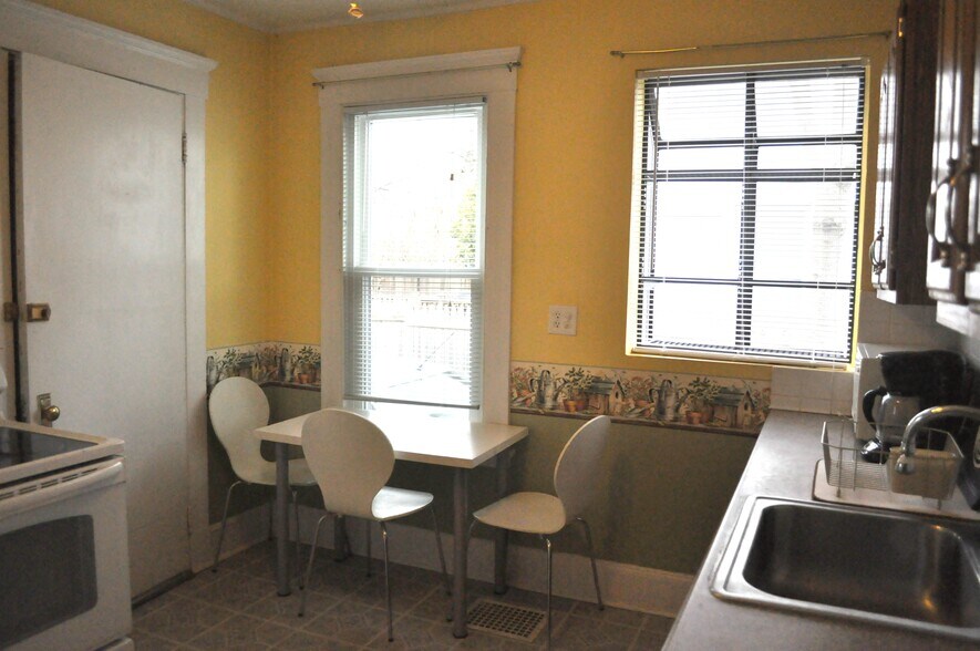 Building Photo - 592 Central Avenue