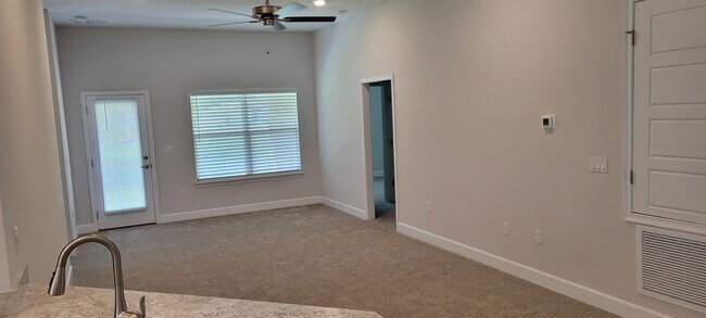 Building Photo - 20 Rivertown Rd