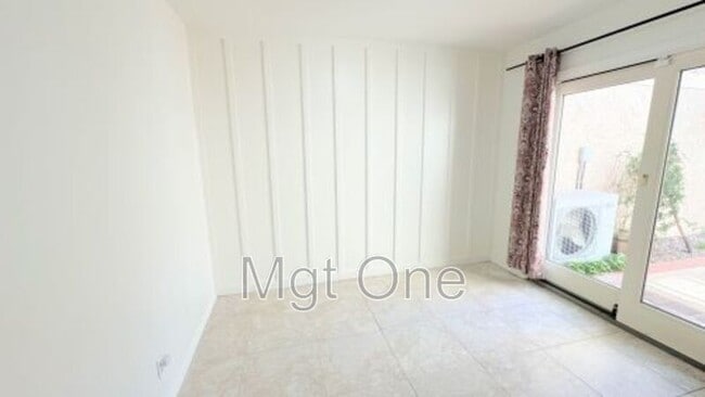 Building Photo - 5176 Piccadilly Cir