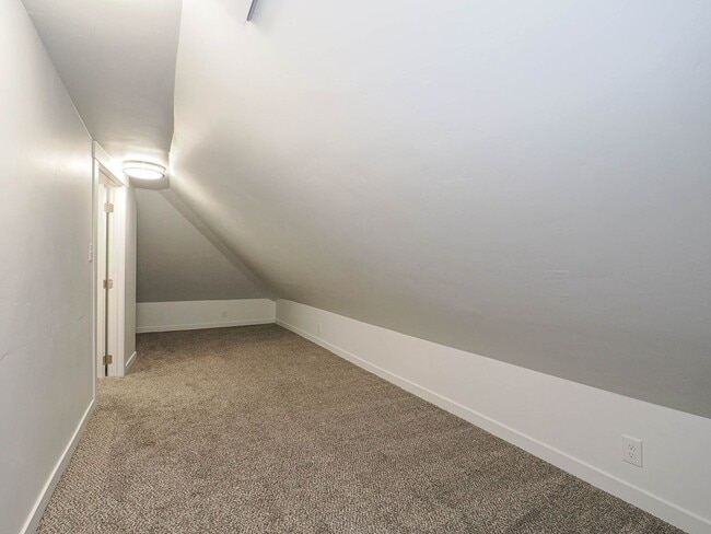 Building Photo - NEWLY REMODELED HISTORIC HOME IN DOWNTOWN ...