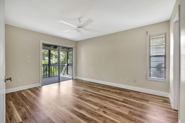 Building Photo - 8356 SE Croft Cir