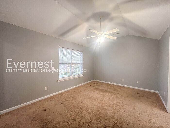 Building Photo - 632 Parkside Cir