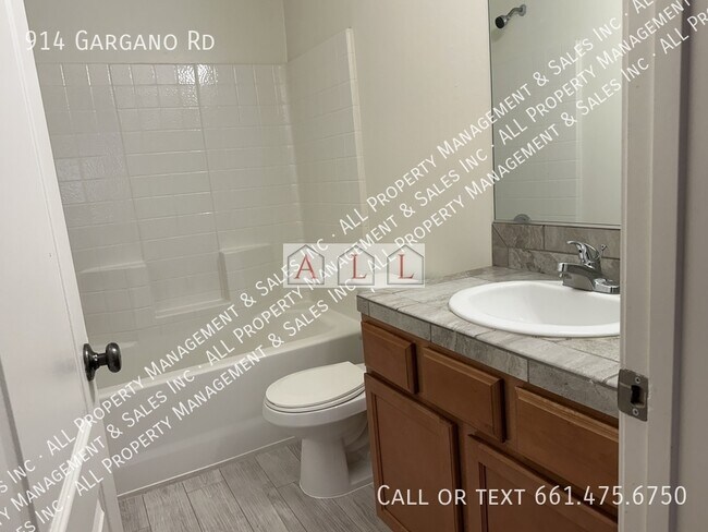 Building Photo - 914 Gargano Rd