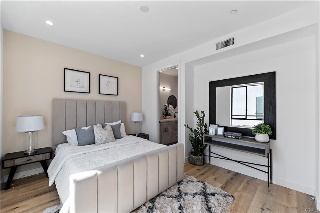 Building Photo - 11860 W Flower Ln