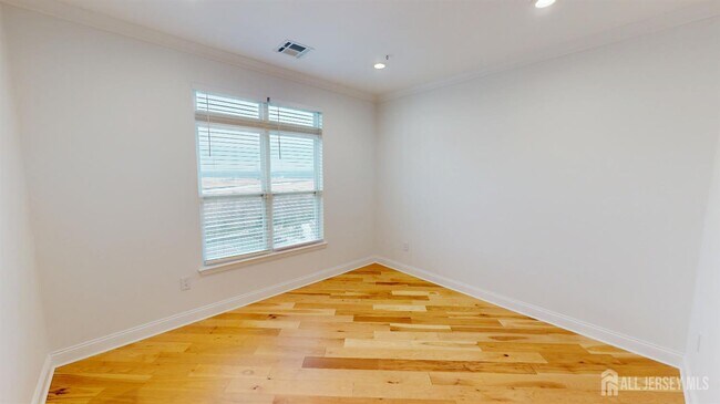 Building Photo - 6406 Fernandez Ct