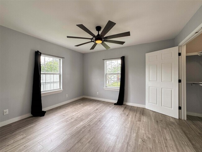 Building Photo - 730 Dunkley Dr