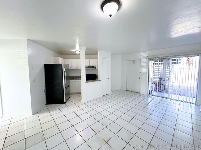 Building Photo - 519 W Kalmia Dr