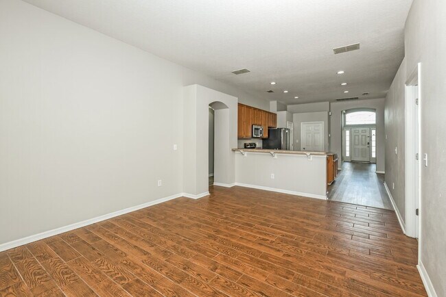 Building Photo - 5652 Sycamore Canyon Dr