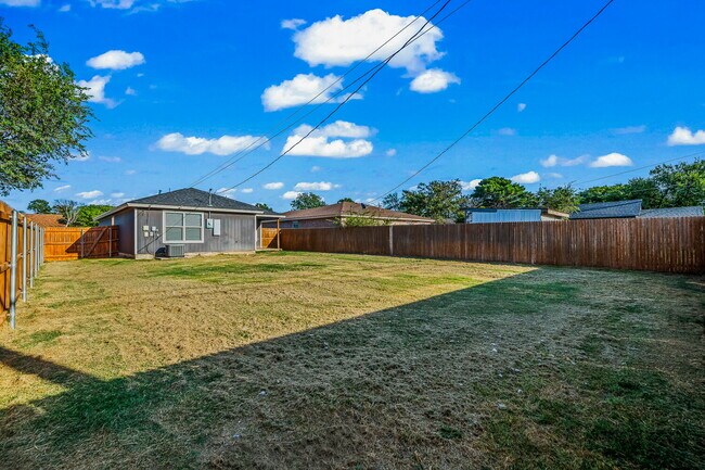 Building Photo - Modern 3/2 in Abernathy, TX