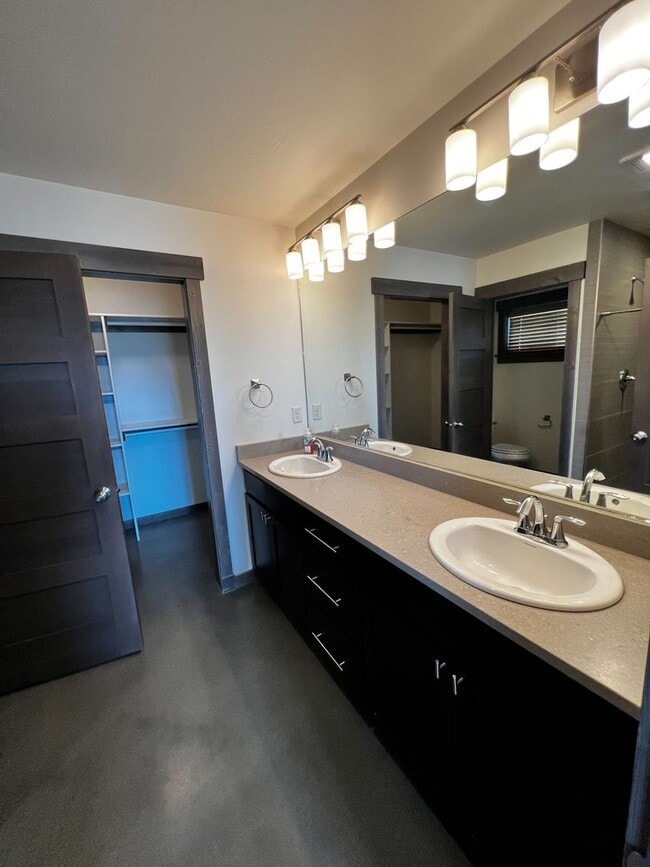 Building Photo - Gorgeous Single Family Home for Rent in Ma...