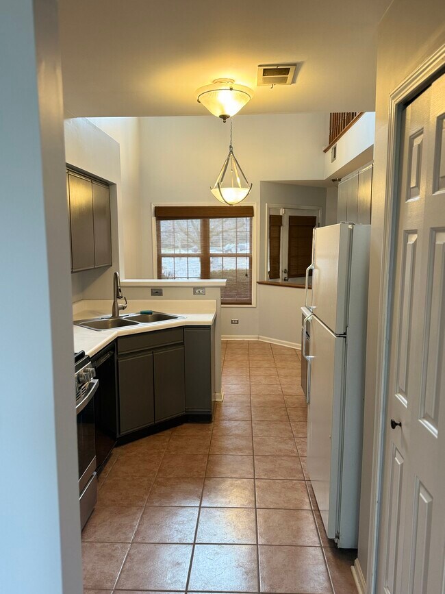 Building Photo - 1397 Ashbury Ln E