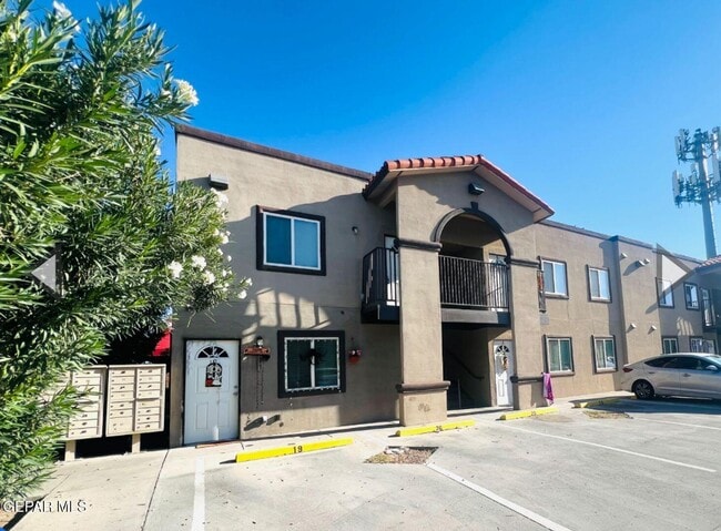 Building Photo - 540 N Yarbrough Dr