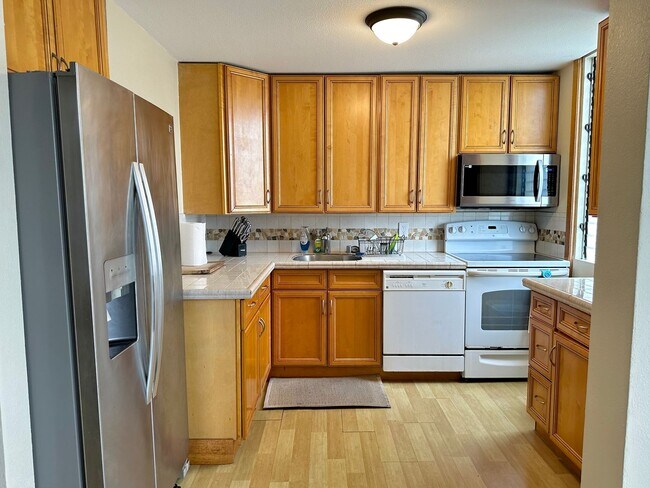 Building Photo - 419A Atkinson Dr