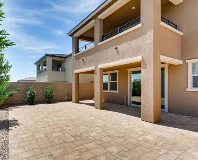 Building Photo - ADORABLE HOME IN SUMMERLIN!!! 5 BEDROOMS!