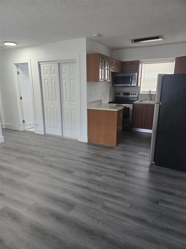 Building Photo - 2617 NW 23rd Ave