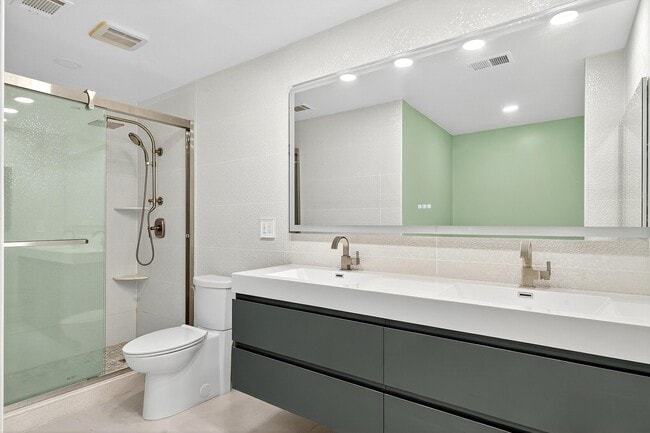 Building Photo - 144 Cherry St