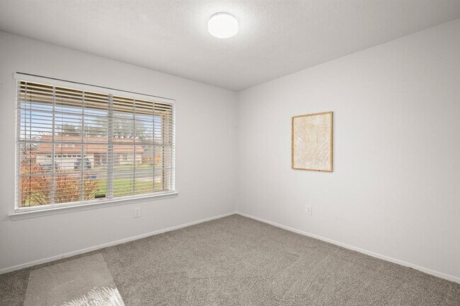 Building Photo - 4822 Transit Cir