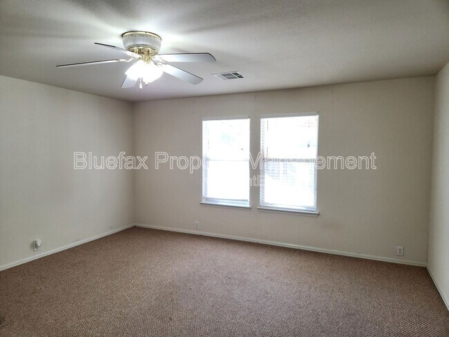 Building Photo - 943 Tisbury Pkwy
