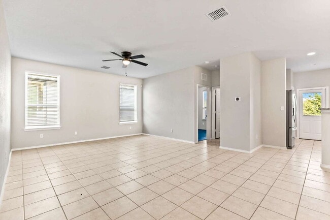 Building Photo - "Spacious 4-Bedroom Retreat with 3 Full Baths in San Antonio – Your Perfect 2029 Sq Ft Sanctuary!"