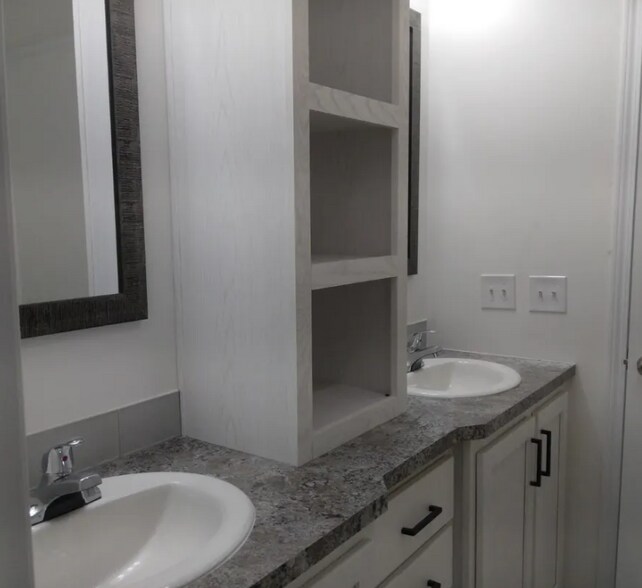 Building Photo - 37415 Grain View Ln