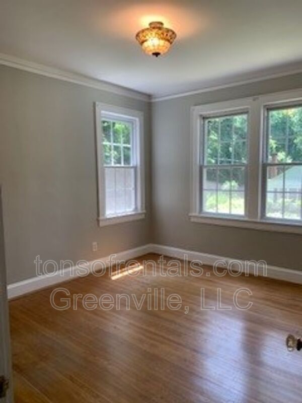 Building Photo - 8861 Warren H Abernathy Hwy