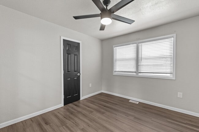 Building Photo - 1408 Quiet Ct