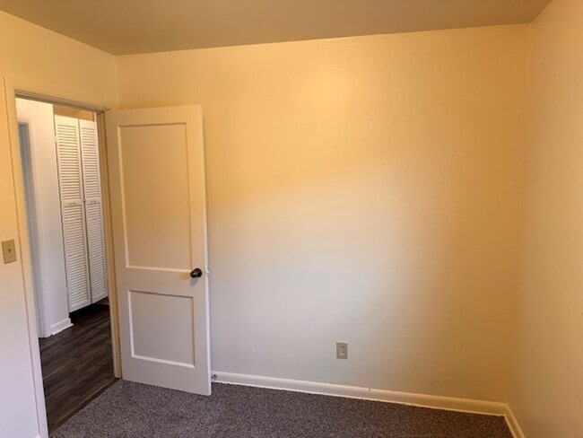 Building Photo - $500 Move-In Special | Kenton 3-Bed, 2-Bath Home with Yard & Washer/Dryer