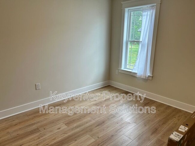 Building Photo - 185 Lindburgh Dr