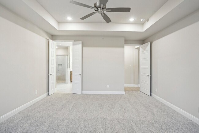 Building Photo - 1176 Paradise Pkwy