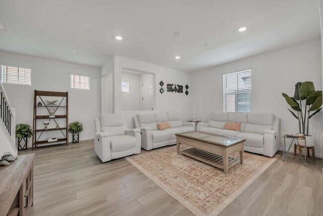 Building Photo - 9310 Mystic Lake Alley