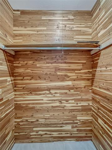 Building Photo - 7608 Meadow Oaks Dr