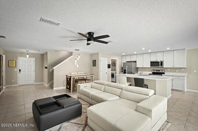 Building Photo - 4948 Big Pine Dr
