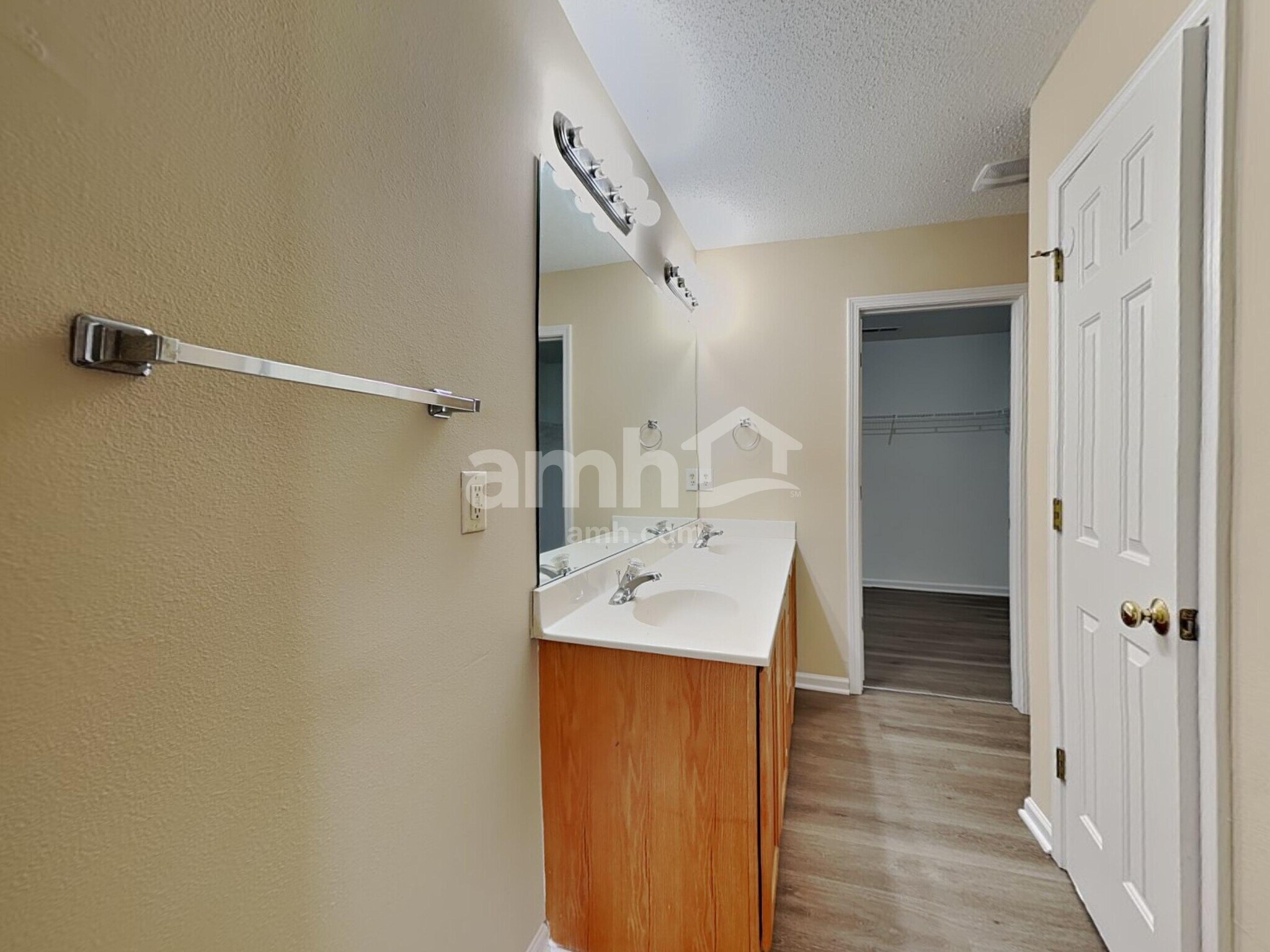 Building Photo - 1836 Chatfield Dr