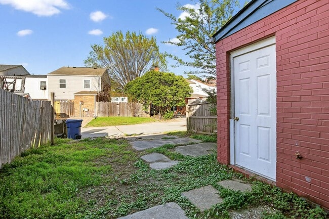 Building Photo - Updated 3BR Home in Virginia Beach with Modern Finishes & Prime Location