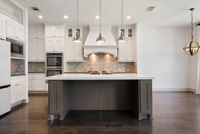 Building Photo - 16724 Cory Cactus Dr