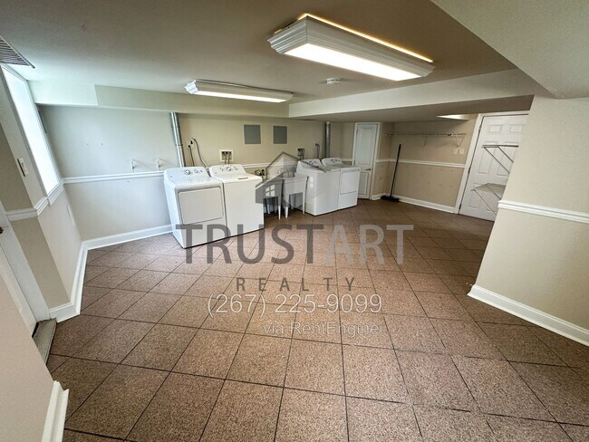 Building Photo - 3950 Constance Rd