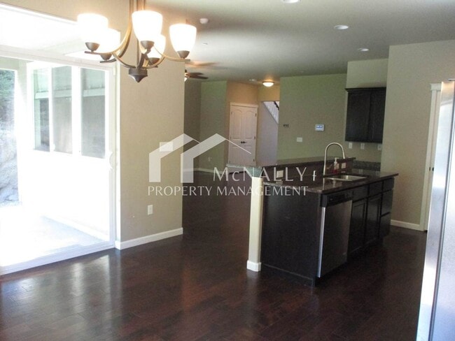 Building Photo - Lovely 4 bedroom 3 bath home in South Kitsap