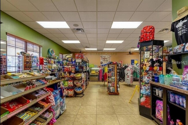 Building Photo - 8974 California Palm Rd