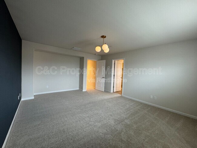 Building Photo - 14826 Kit Carson Dr
