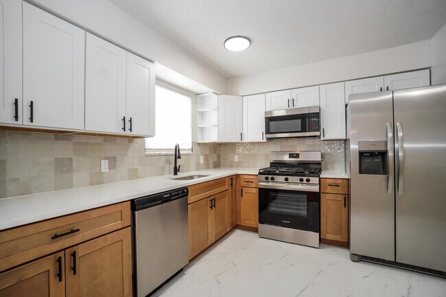 Building Photo - 3391 Compton Dr