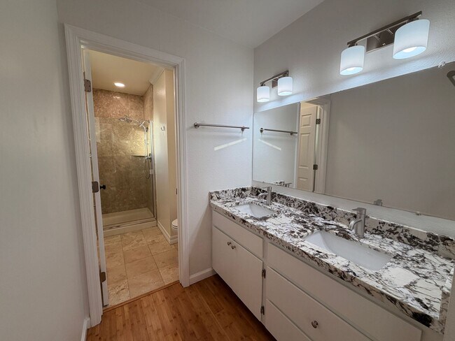 Building Photo - 5929 Mabie Ct