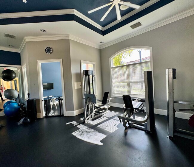 Building Photo - 9857 Baywinds Blvd